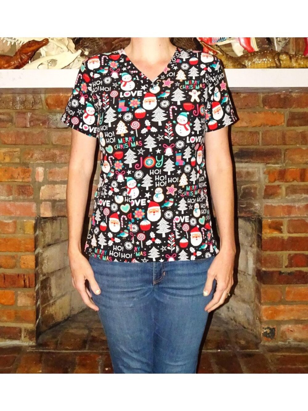Vintage Christmas Scrub Top S Santa Candy Canes medica scrubs